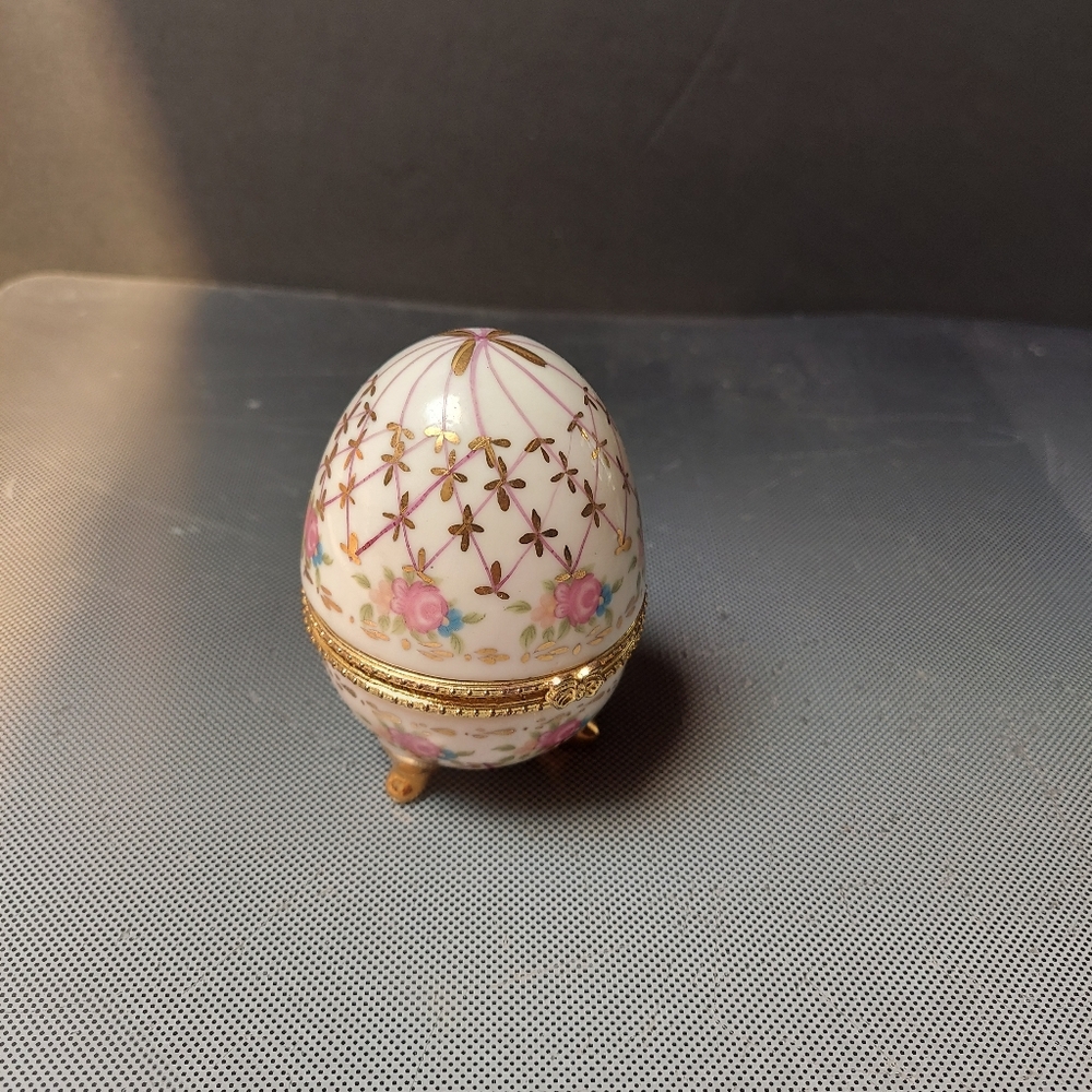 Porcelain egg jewelry box for rings trinkets